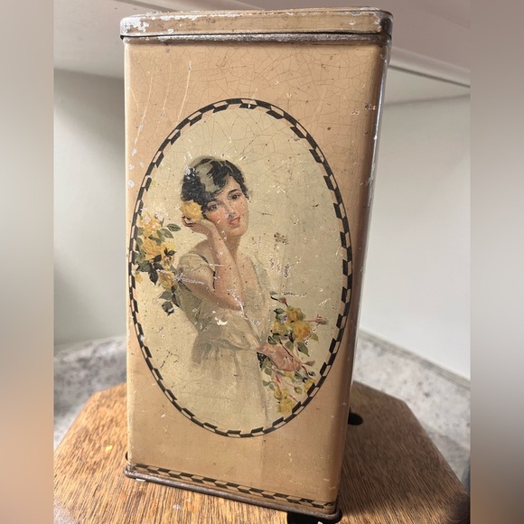 Vintage Tea Tin Lady Tin Floral Tin tea canister - Picture 5 of 6